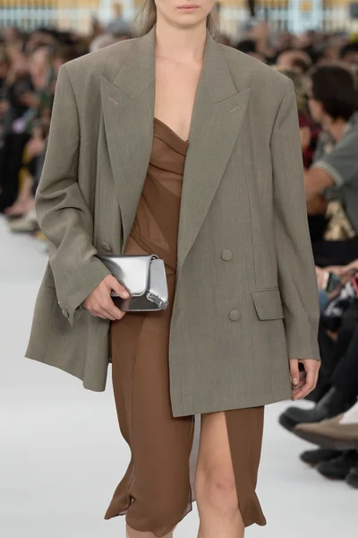 Look 77